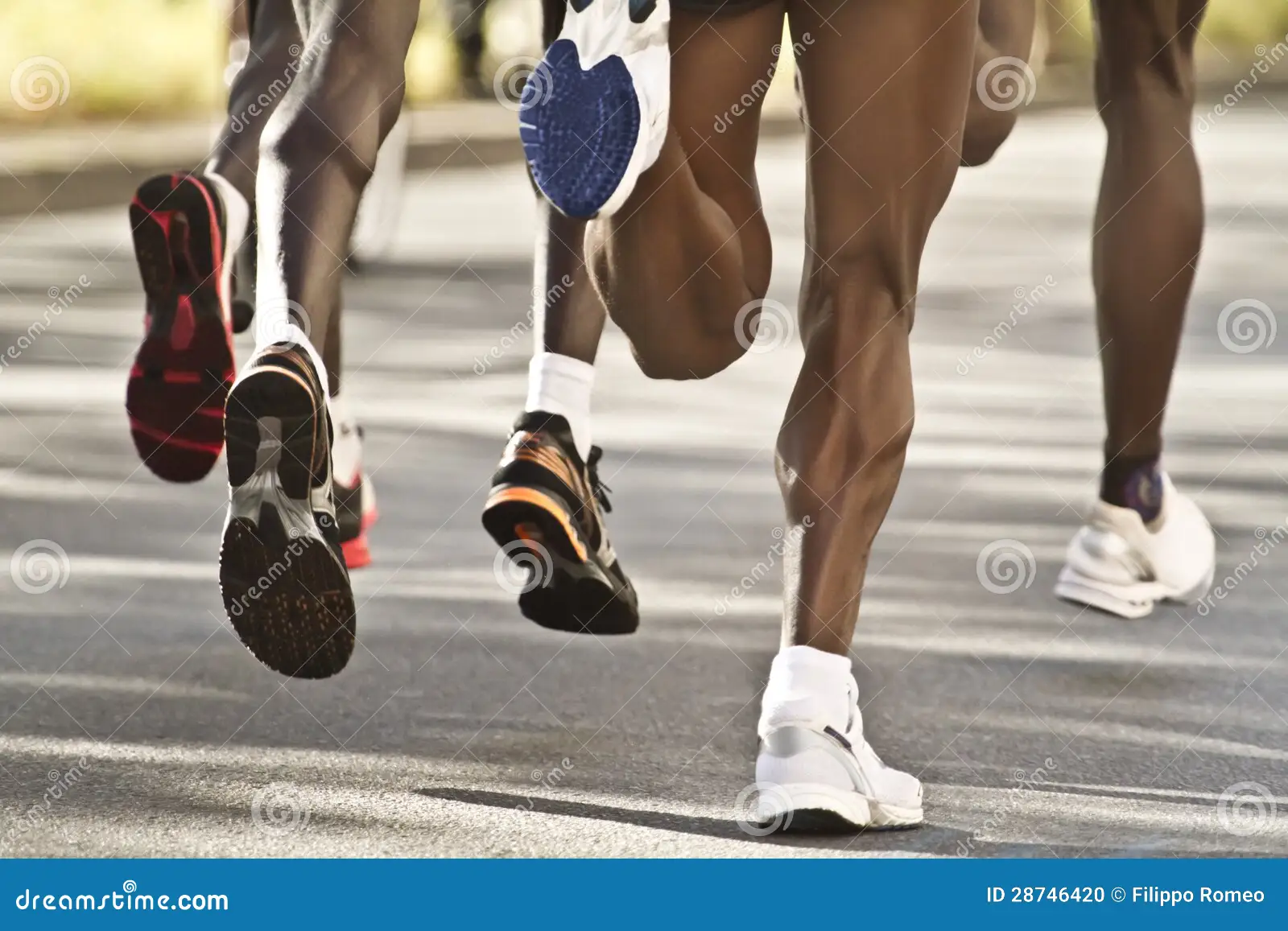 Wtórpol Pięćdziesiąt procent Maratonu w ulewnych opadach deszczu